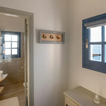 Holiday home Thalassa Seafront Superb 1bd House In Naousa (Paros)