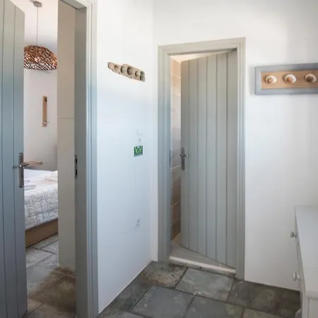 Thalassa Seafront Superb 1bd House In * Naousa (Paros)