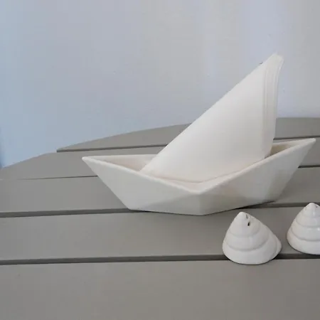 Holiday home Thalassa Seafront Superb 1bd House In *