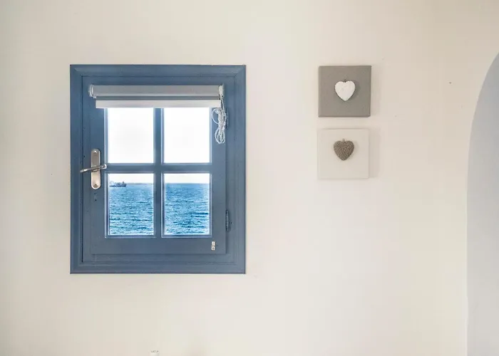 펜션 Thalassa Seafront Superb 1bd House In 나오우사