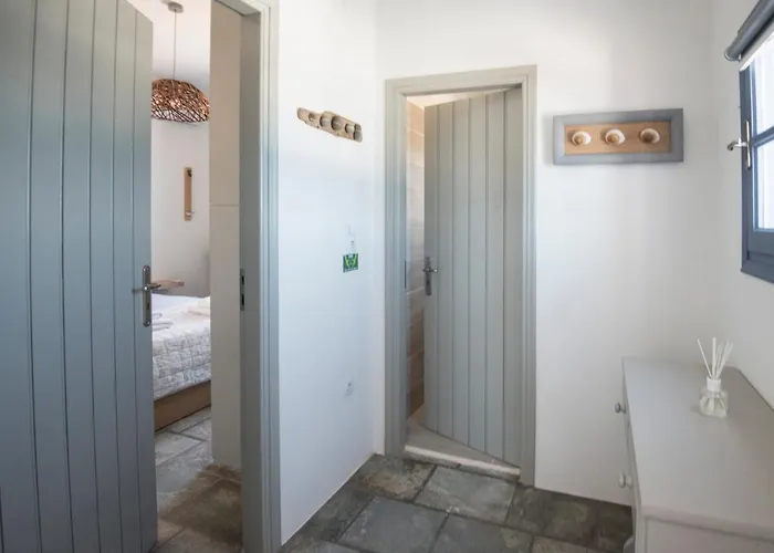 Thalassa Seafront Superb 1bd House In * 나오우사