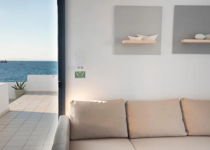 펜션 Thalassa Seafront Superb 1bd House In 나오우사