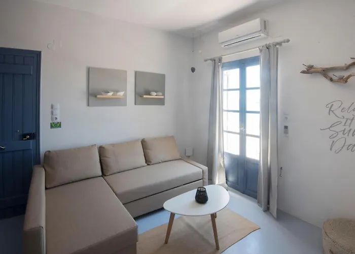 펜션 Thalassa Seafront Superb 1bd House In 나오우사